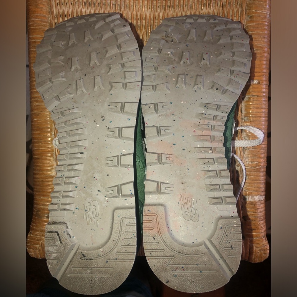 NEW BALANCE - Green & White Runners size 7 - Picture 6 of 6